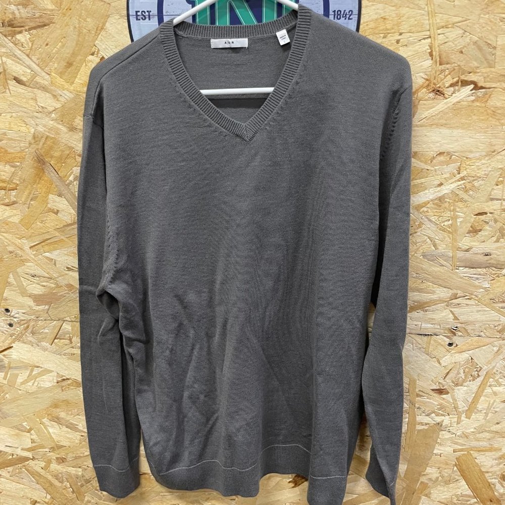 AUR MENS VNECK SWEATER